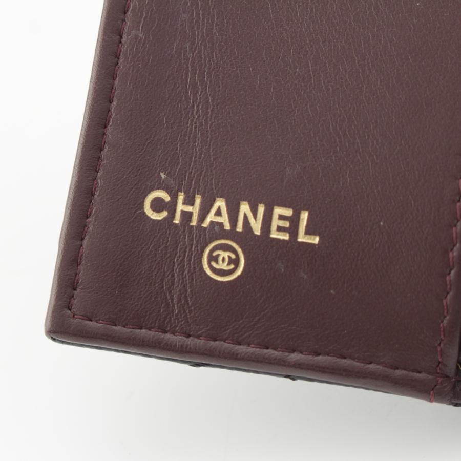 CHANEL（シャネル） ランダム番 キャビアスキン マトラッセ コンパクト