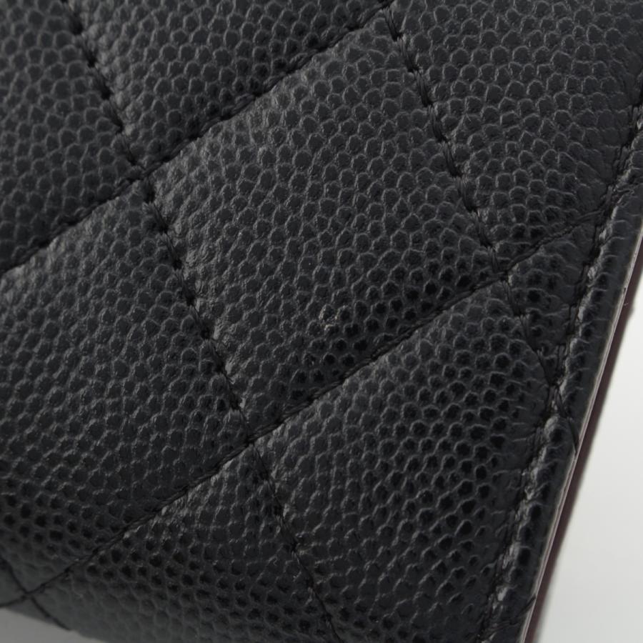 CHANEL（シャネル） ランダム番 キャビアスキン マトラッセ コンパクト