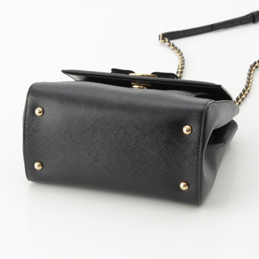 サルヴァトーレフェラガモ ヴァラリボン トップハンドル 2WAY チェーン