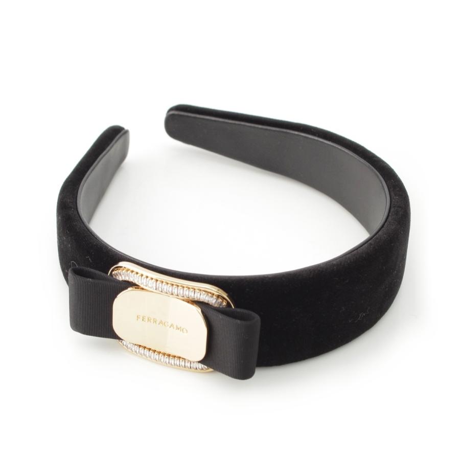 サルヴァトーレフェラガモ ヴァラ ベロア リボン ラインストーン