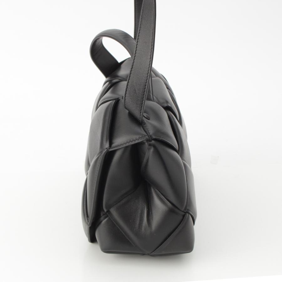 BOTTEGA VENETA（ボッテガ・ヴェネタ） マキシイントレチャート レザー