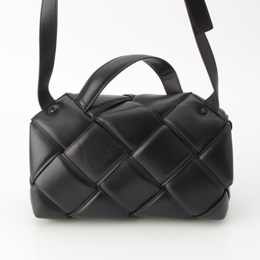 BOTTEGA VENETA（ボッテガ・ヴェネタ） マキシイントレチャート レザー