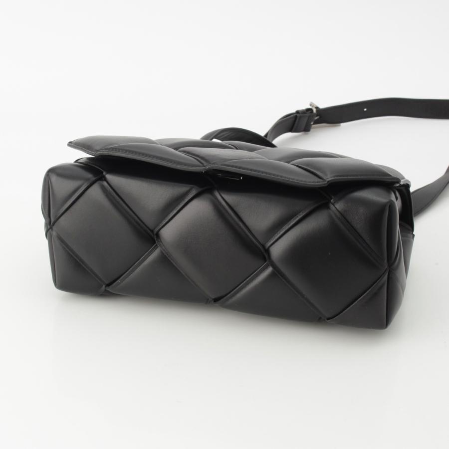 BOTTEGA VENETA（ボッテガ・ヴェネタ） マキシイントレチャート レザー