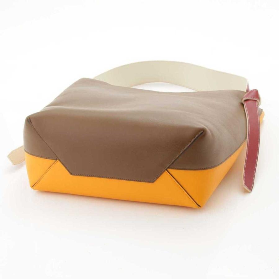 CELINE 【セリーヌ】Celine ツイステッド カバ レザー CELINE 【セリーヌ】Celine ツイステッド カバ レザー