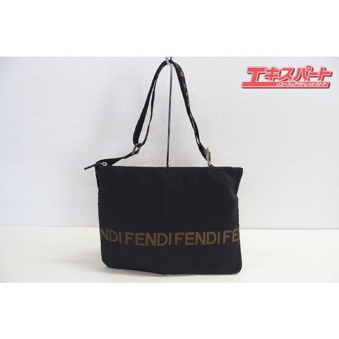 【FENDI】ショルダーバッグ　ロゴライン　ナイロン　ブラック. FENDI】ショルダーバッグ ロゴライン ナイロン ブラック