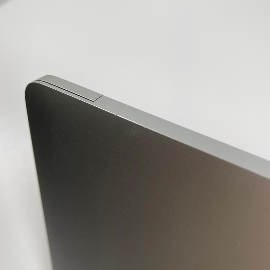 MacBook Pro 13インチ 2019 Four Thunderbolt 3 ports シルバー