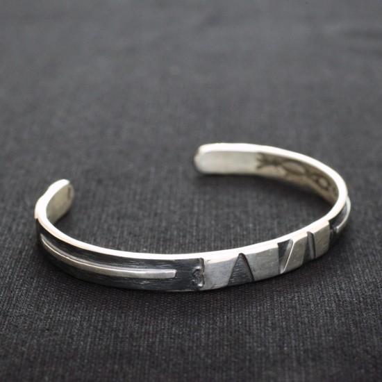 に*こ様 Michael Roanhorse バングル　シルバー　ナバホ族　イン NAVAJO シルバーバングル Michael Roanhorse作 (B) : REVE Yahoo!店