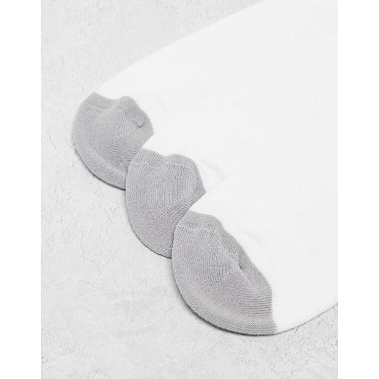 エイソス メンズ 靴下 アンダーウェア ASOS DESIGN 3 pack sports sock in white with gray heel and toe detail｜revida2｜02