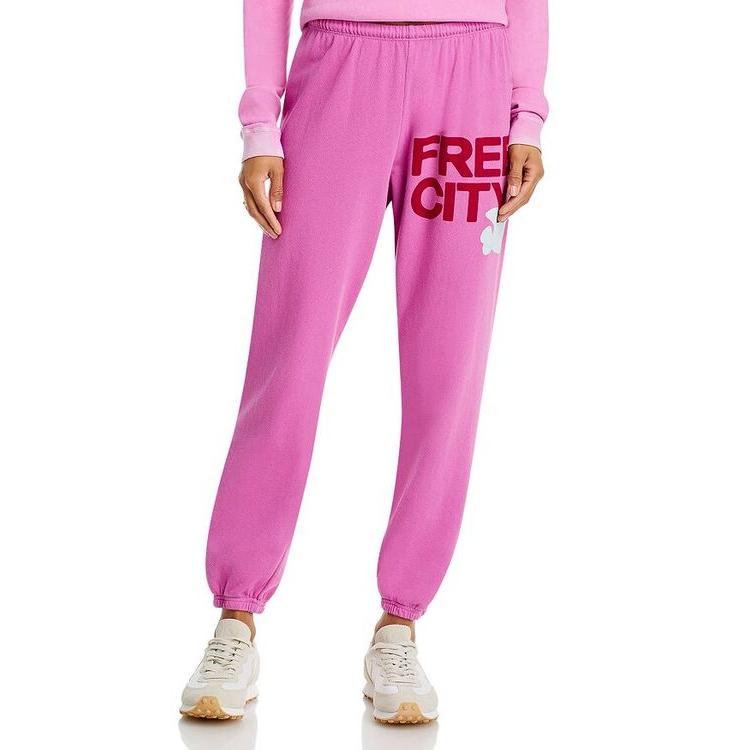 【国内即発送】 フリーシティ レディース ボトムス カジュアルパンツ スウェットパンツ Cotton Logo Sweatpants in Pink Plant Silver