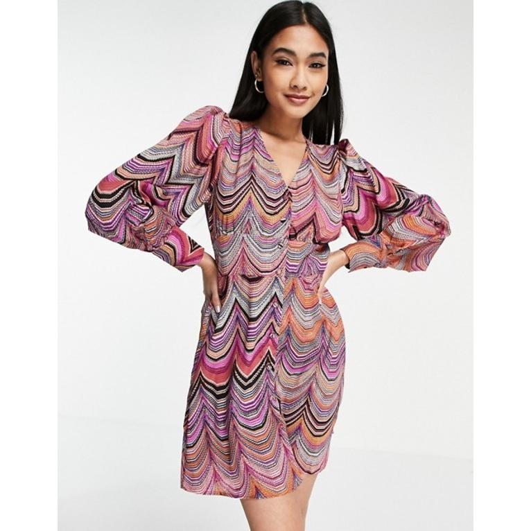 クリアランス安い ヴィラ レディース ワンピース トップス Vila Button Through Mini Dress With Fluted Hem In Swirl Print 未使用新品 Ssl Daikyogo Or Jp