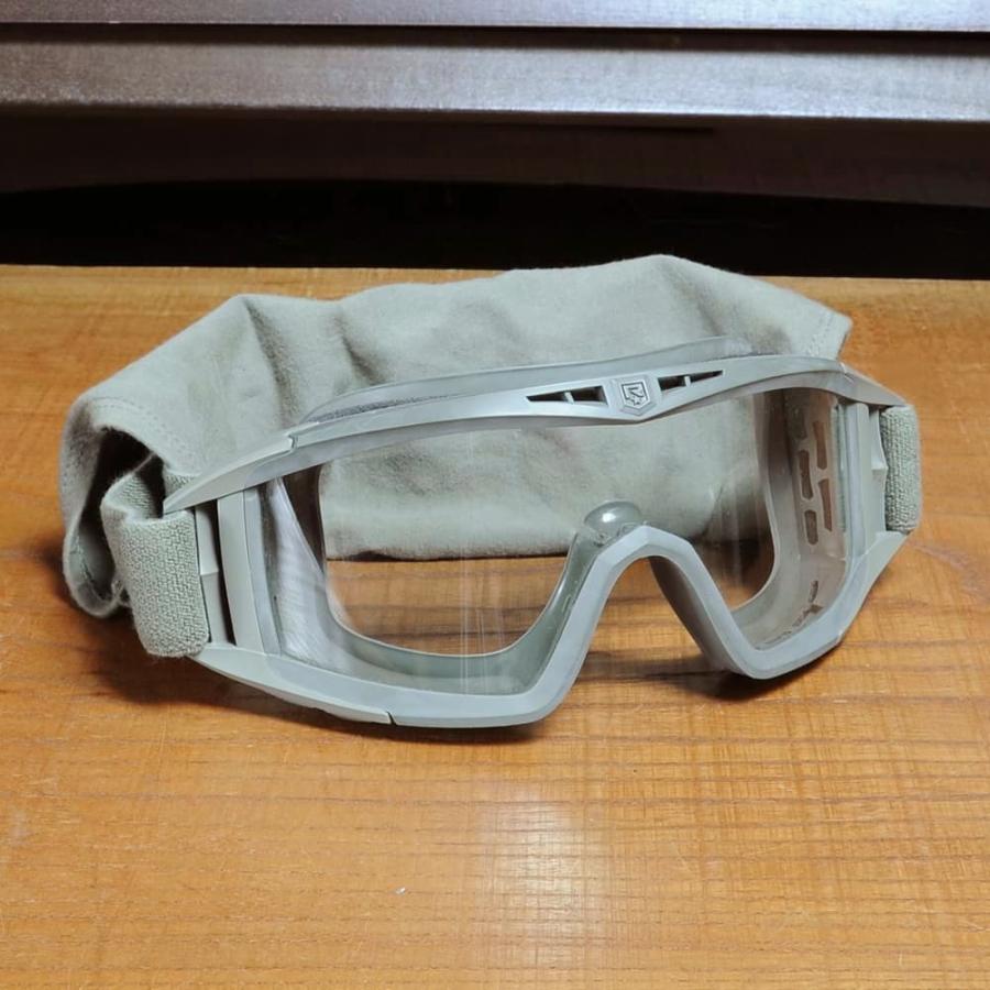 アメリカ軍放出品 REVISION タクティカルゴーグル LOCUST [ クリア