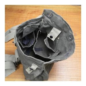 セルビア軍放出品 ガスマスクバッグ ショルダーストラップ付き 軍 