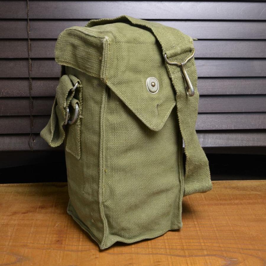 ベルギー軍 実物 M-51 ガスマスクバッグ ベルギー軍放出品 ガスマスクバッグ スリムタイプ M51ガスマスク用