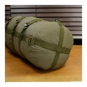 オーストリア軍放出品 コンプレッションバッグ 寝袋収納用 カリンシア