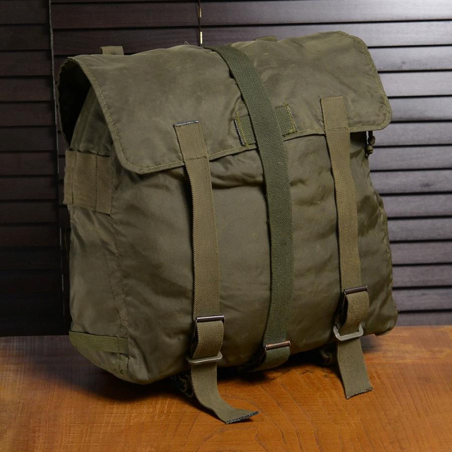 軍　放出品　官給品　ミリタリーバッグ　多数まとめ売り オーストリア軍放出品 ショルダーバッグ OD ナイロン製 フロントバッグ