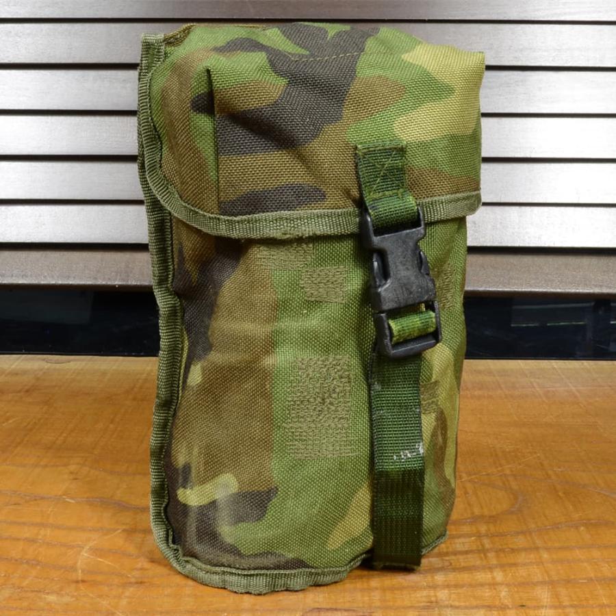 オランダ軍放出品 ボトルポーチ MOLLE対応 ウッドランド迷彩 [ 難あり