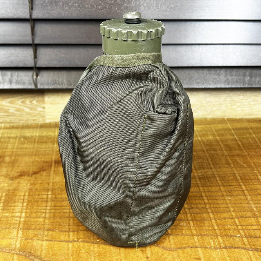 オーストリア軍放出品 キャンティーン 水筒 ポーチ付き ベルトクリップ