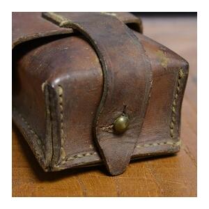 セルビア軍放出品 ツァスタバ M48用 シングル 弾薬ポーチ レザー製