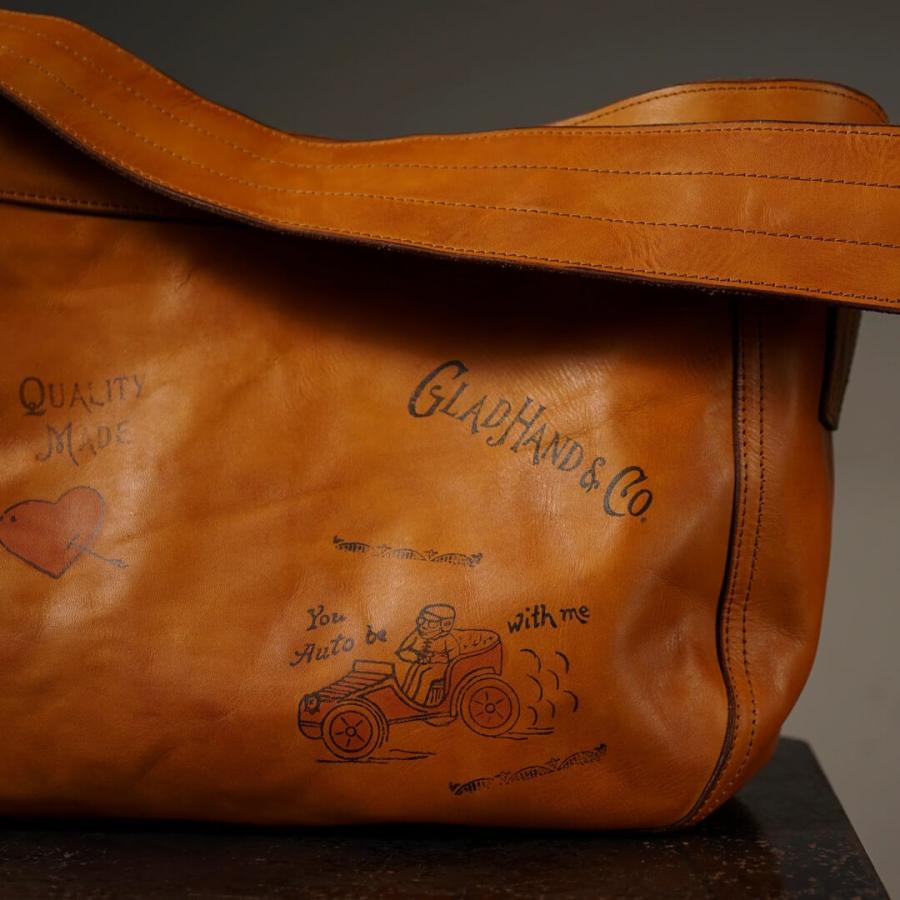 グラッドハンド ヴァスコ レザー ニュースペーパーバッグ メンズ バスコ GLADHAND x VASCO LEATHER NEWS PAPER BAG グラッドハンド ヴァスコ レザー ニュースペーパーバッグ メンズ バスコ GLADHAND x VASCO LEATHER NEWS PAPER BAG