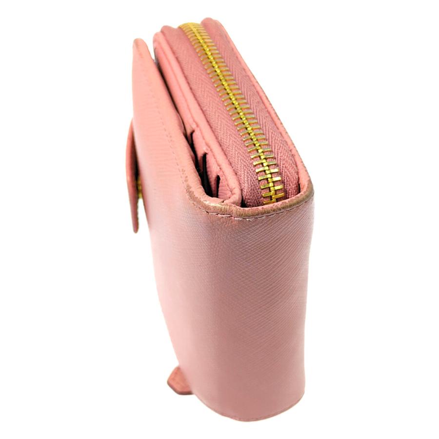 PRADA ピンク 二つ折り財布 プラダのベストセラー！リピーター続出の定番の二つ折り財布に上品な