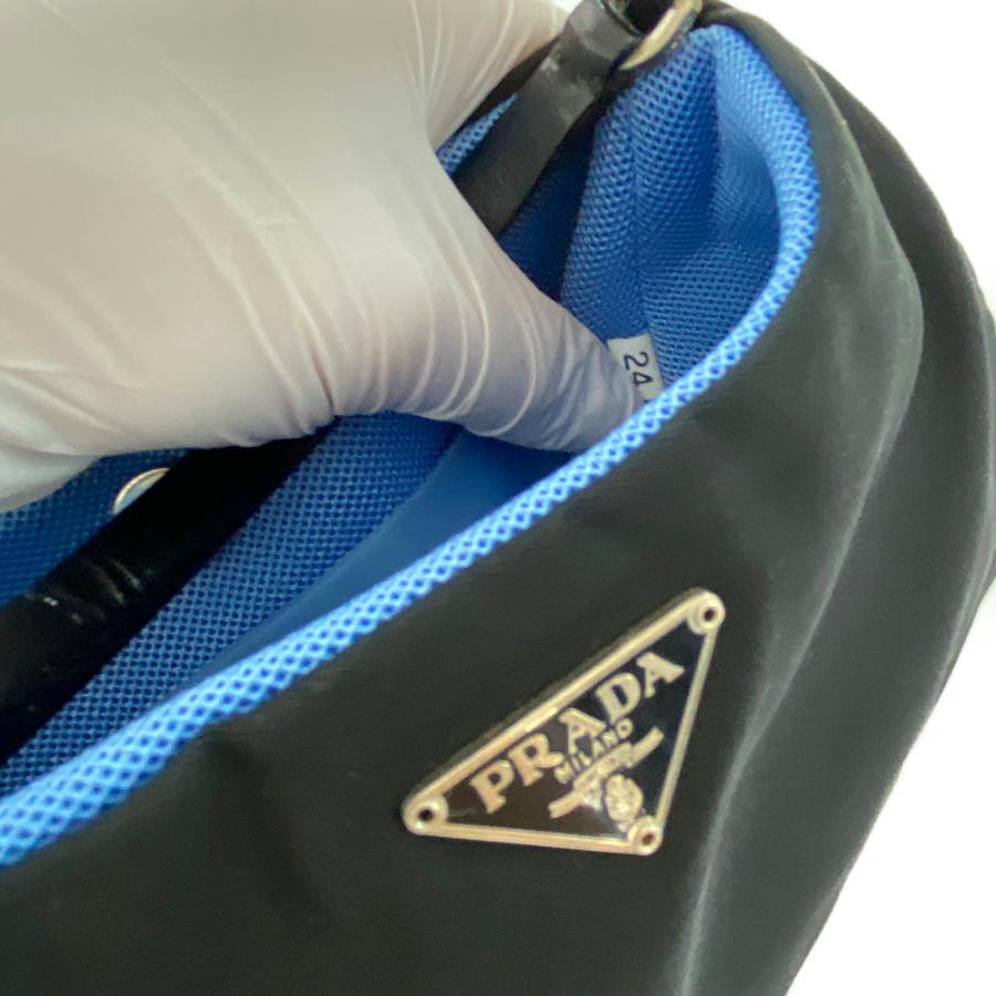 PRADA（プラダ） トライアングルロゴ・ナイロンアクセサリーポーチ