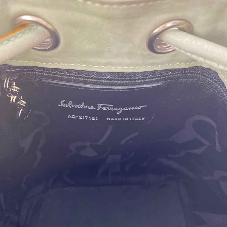 希少✨フェラガモ リュック ヴァラリボン 巾着 スエード ブラック 中古・古着通販】Salvatore Ferragamo (サルヴァトーレ