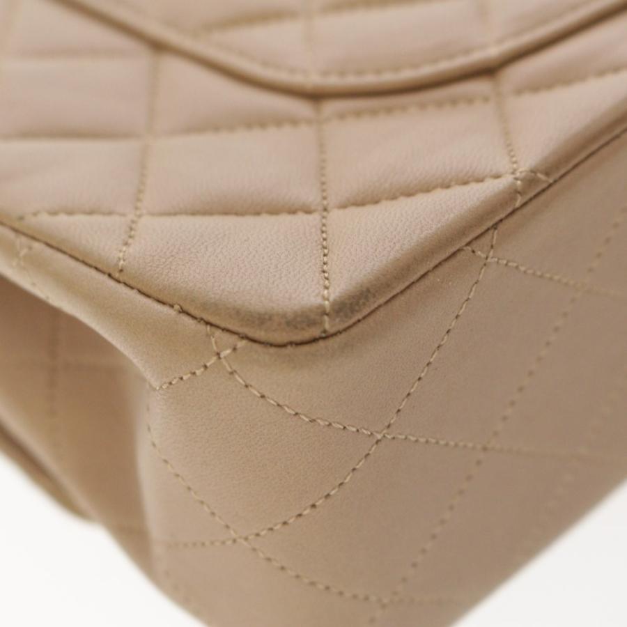 CHANEL ベージュ マトラッセキルティング バッグ CHANEL - CHANEL ベージュ キルティング ショルダーバッグ