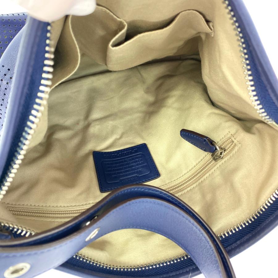 COACH（コーチ） レガシー・パンチング タッセル ショルダーバッグ
