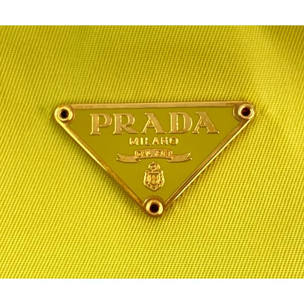 PRADA（プラダ） アクセサリーポーチ ナイロンホーボーチェーン