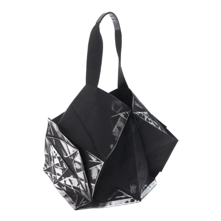 ISSEY MIYAKE イッセイミヤケ トートバッグ 1325/IL55AG011/ブラック  