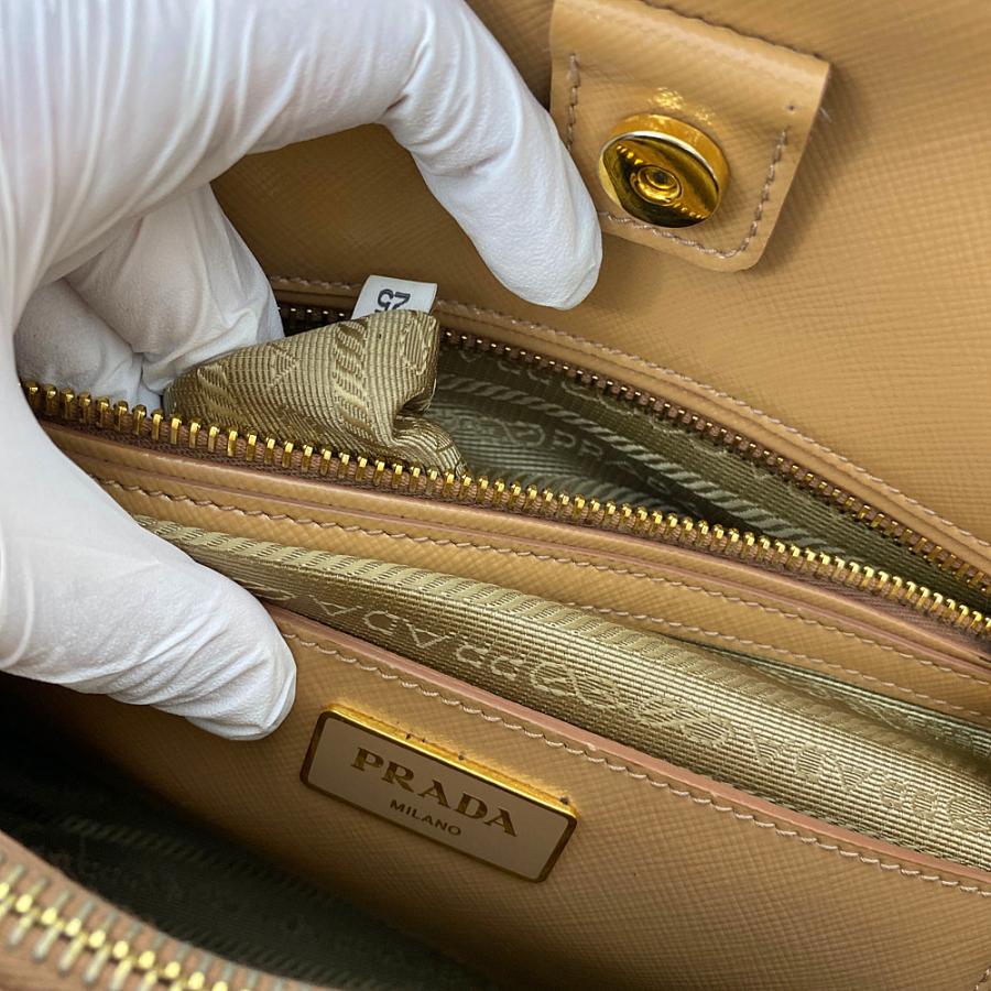 PRADA プラダ サフィアーノレザー・2WAYショルダーバッグ