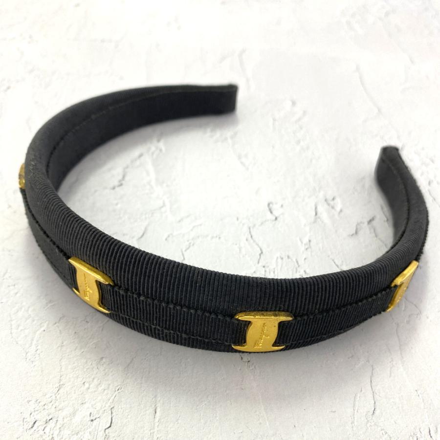 サルヴァトーレフェラガモ ヴァラ金具グログランリボンカチューシャ