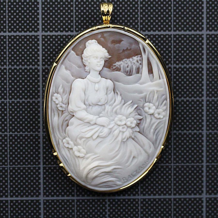 シェルカメオ Balzano/バルザーノ 花を持つ女性 ブローチ ペンダント