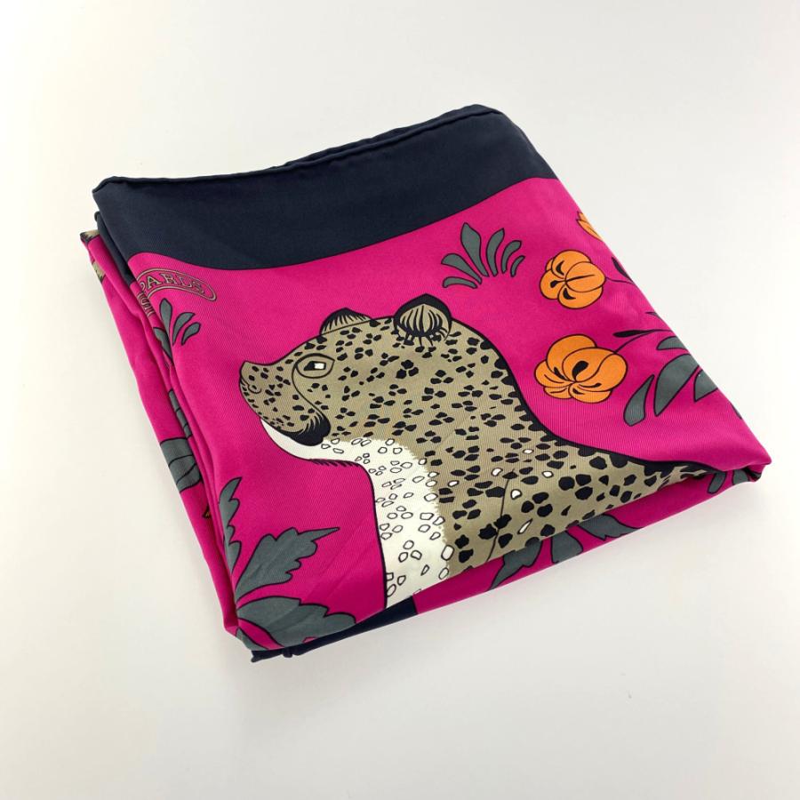 HERMES エルメス カレ90・LES LEOPARDS・ヒョウ柄 シルクツイル HERMES エルメス カレ90・LES LEOPARDS・ヒョウ柄 シルクツイル