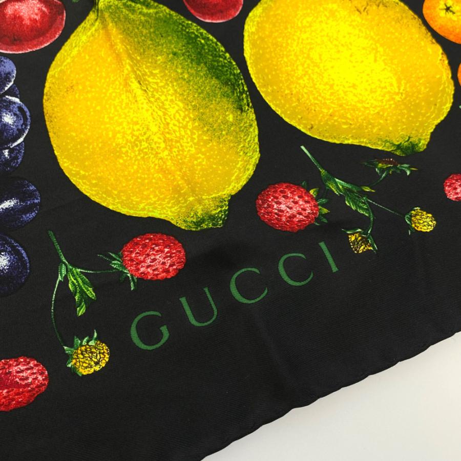 GUCCI グッチ フルーツ柄スカーフネックウェア/ブラック/マルチ GUCCI グッチ フルーツ柄スカーフネックウェア/ブラック/マルチ