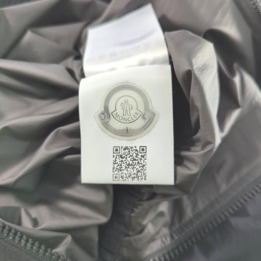 MONCLER（モンクレール） ABITO フロントジップ ハイブリット