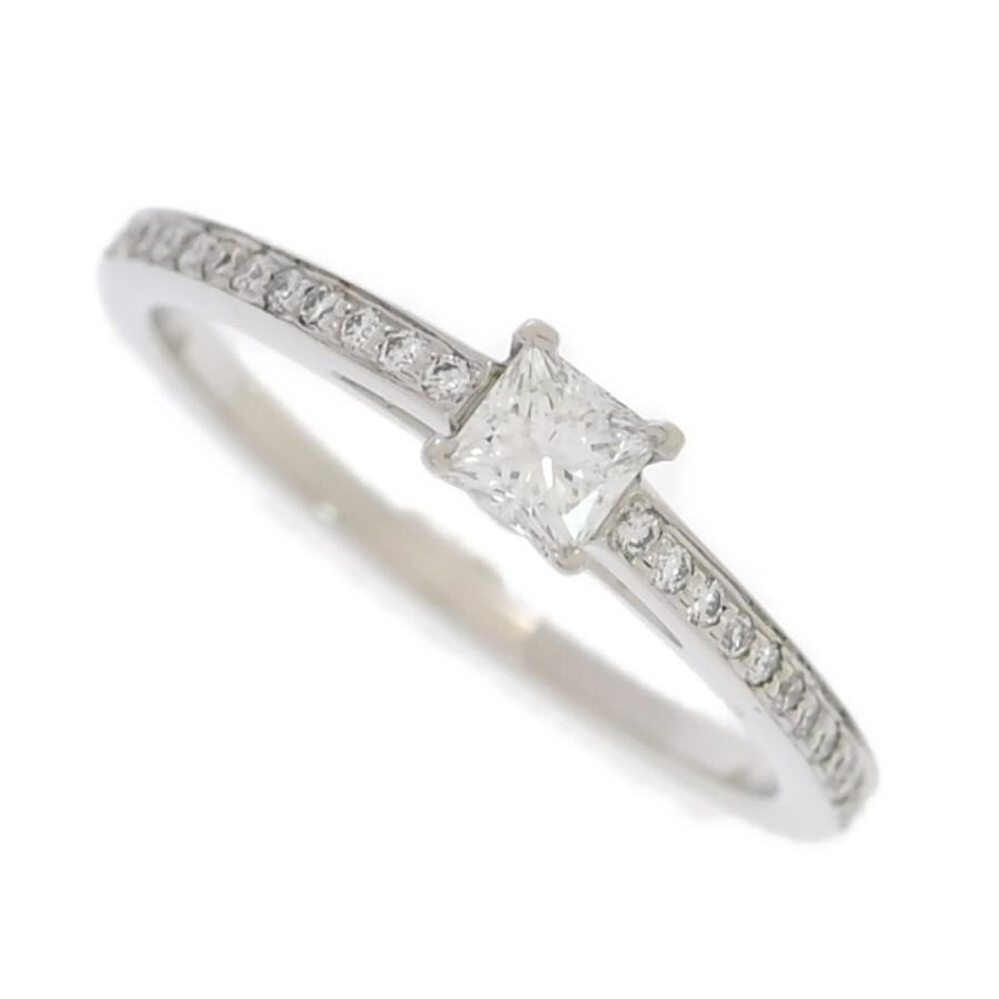 箱入り tiffany&co 指輪 pt950 全周ぐるっとダイヤがあります