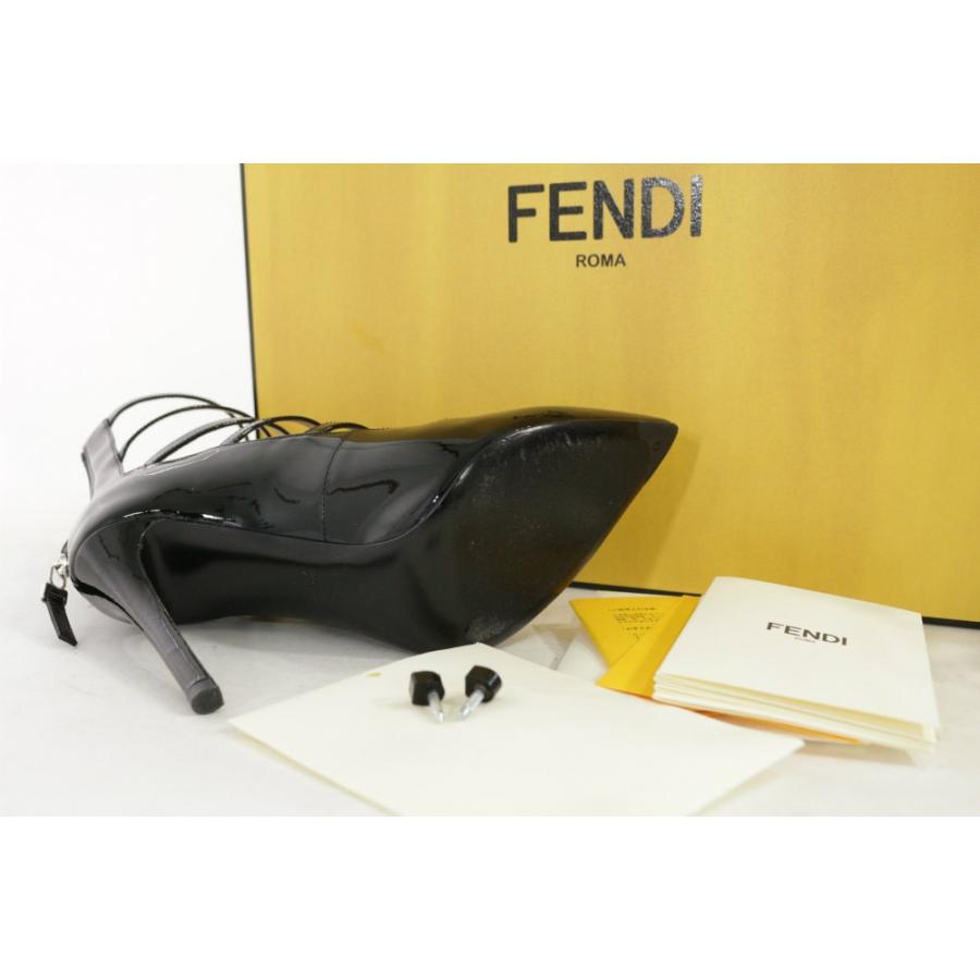 美品♡FENDI レザーパンプス　ポインテッドトゥ　ロゴ FENDI（フェンディ） 美品・フェンディ ポインテッドトゥ・エナメル