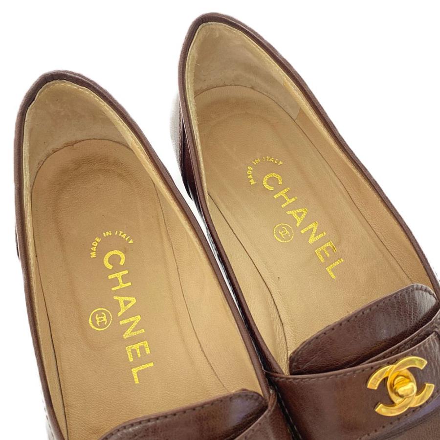 CHANEL シャネル ココマークターンロック金具・レザーローファー CHANEL シャネル ココマークターンロック金具・レザーローファー