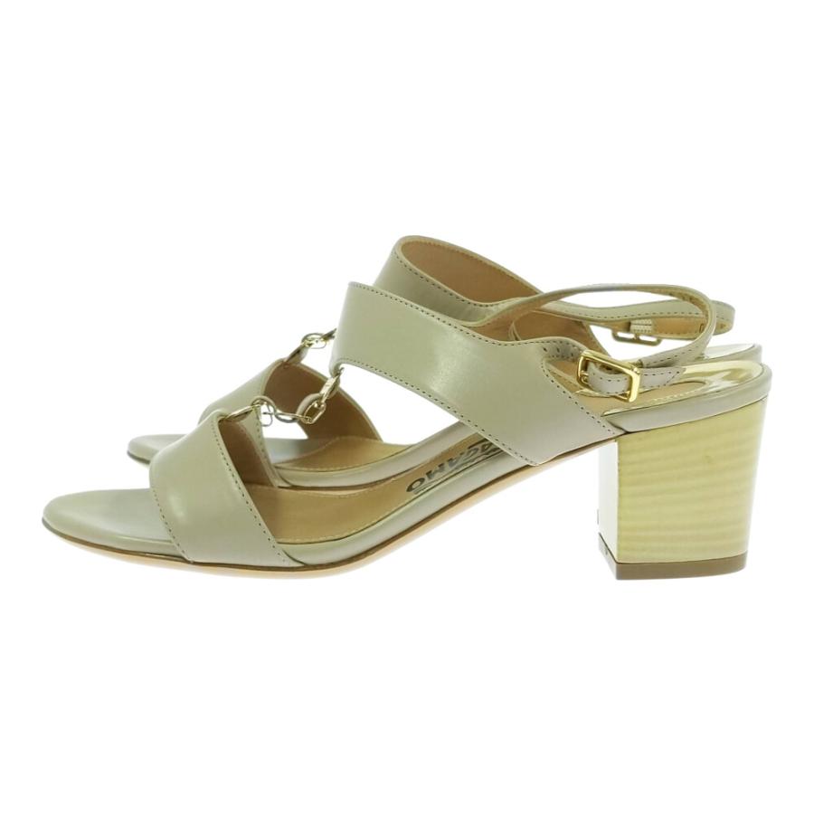 Salvatore Ferragamo ベージュ サンダル Salvatore Ferragamo サルヴァトーレフェラガモ ヴァラ