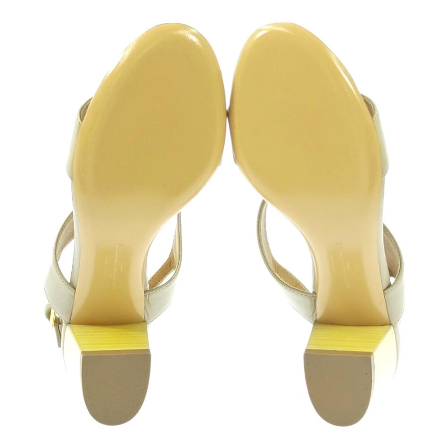 Ferragamo ベージュストラップサンダル5サイズ Salvatore Ferragamo サルヴァトーレフェラガモ ヴァラ
