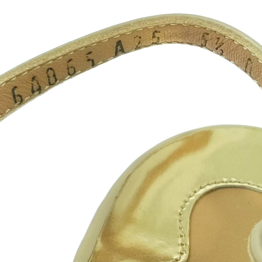 Salvatore Ferragamo サルヴァトーレフェラガモ ヴァラ