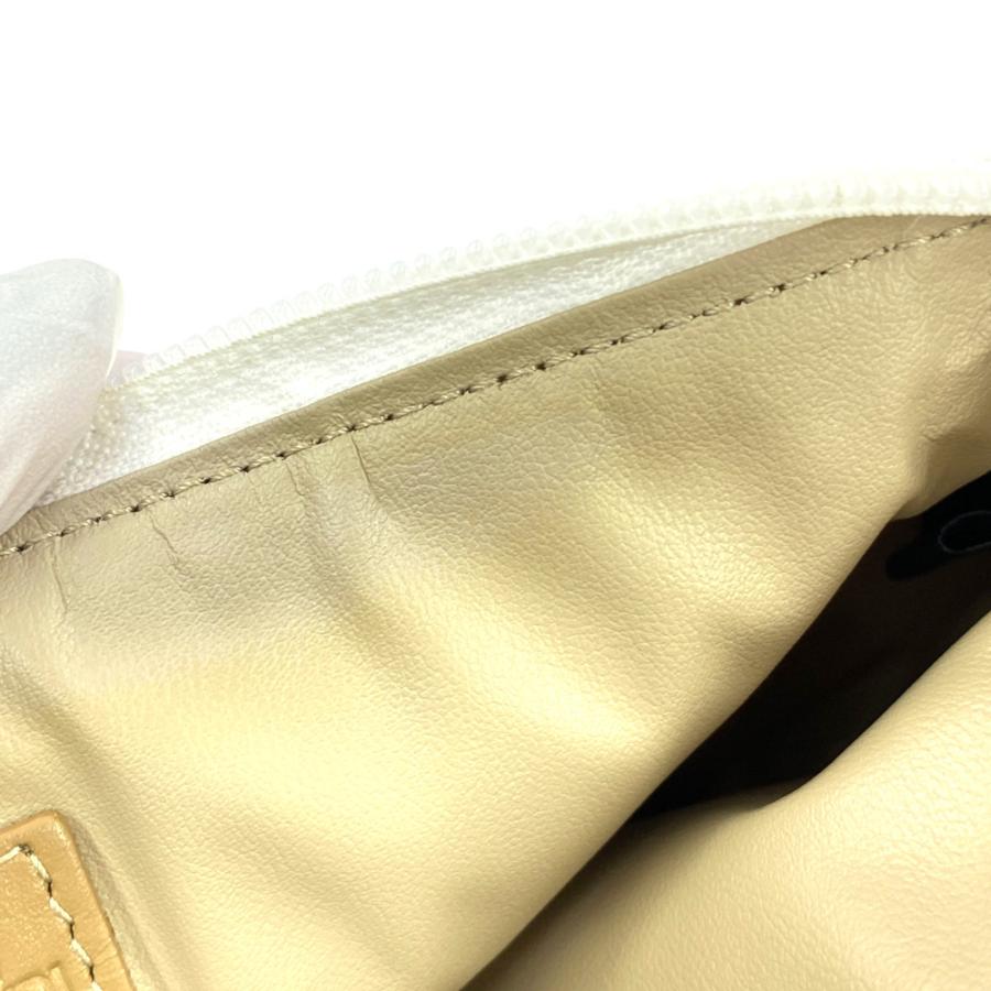 FENDI（フェンディ） FF ズッキーノ コスメポーチ/8N0035/ホワイト