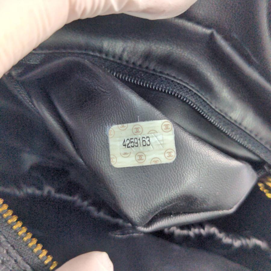 【美品】シャネル キャビアスキン ポーチ ココマーク ゴールド金具 ロゴ レザー CHANEL キャビアスキン ポーチ ココマーク ゴールド金具 CHANEL