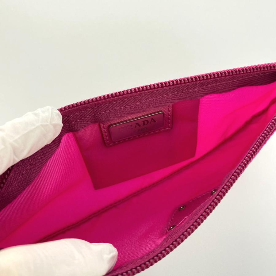 PRADA（プラダ） トライアングルロゴ ナイロンペンポーチ/1NB203