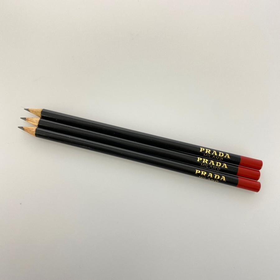PRADA（プラダ） トライアングルロゴ ナイロンペンポーチ/1NB203