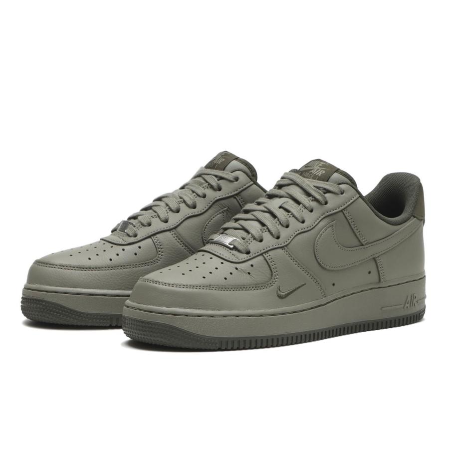NIKE（ナイキ） NIKE AIR FORCE 1 '07 LV8 エアフォース 1 '07 LV8