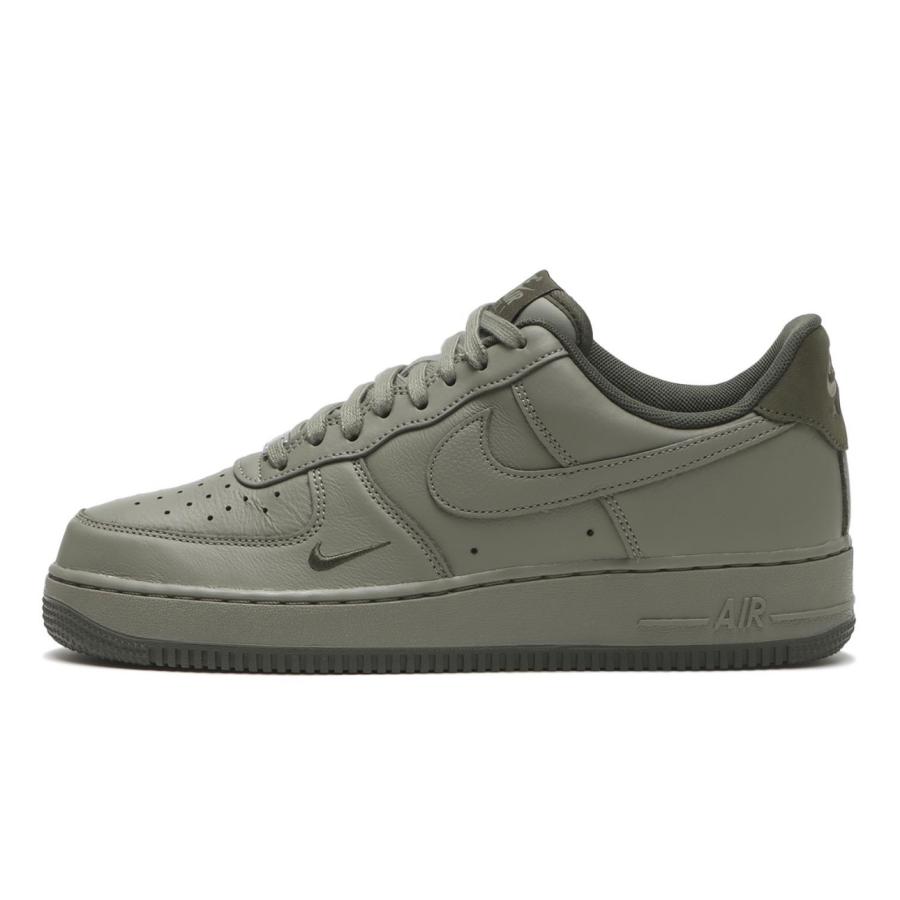 NIKE（ナイキ） NIKE AIR FORCE 1 '07 LV8 エアフォース 1 '07 LV8