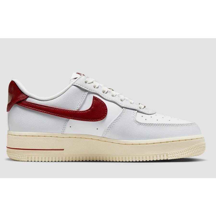 NIKE（ナイキ） NIKE AIR FORCE 1 '07 SE エアフォース 1 '07 SE
