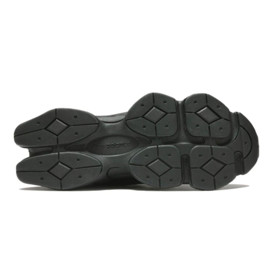 New Balance ニューバランス スニーカー 厚底 トリプルブラック New Balance ニューバランス スニーカー 厚底 トリプルブラック